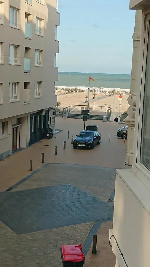 Studio direct aan het hoofdstrand van Oostende - naast Casino Appartement