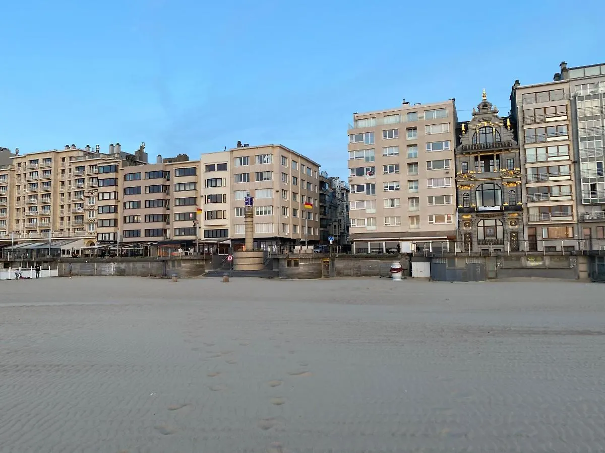Studio direct aan het hoofdstrand van Oostende - naast Casino Appartement